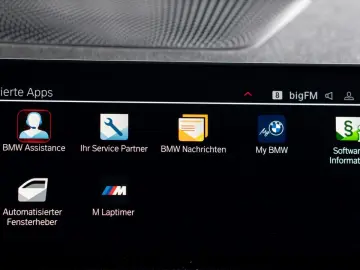 BMW M4 COMPETITION 360  H&K CARBON SPUR NAVI