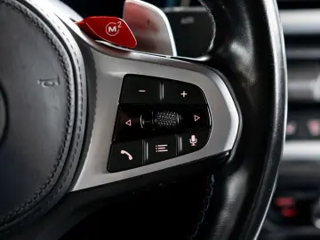 BMW M4 COMPETITION 360  H&K CARBON SPUR NAVI