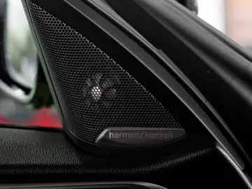 BMW M4 COMPETITION 360  H&K CARBON SPUR NAVI