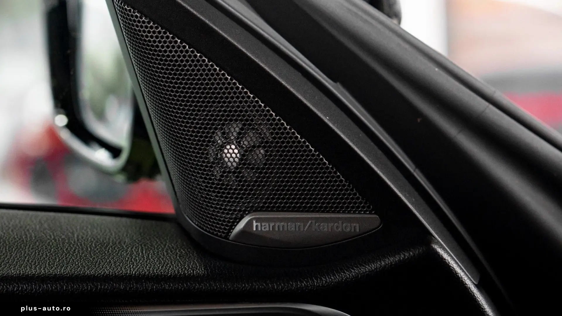 BMW M4 COMPETITION 360  H&K CARBON SPUR NAVI