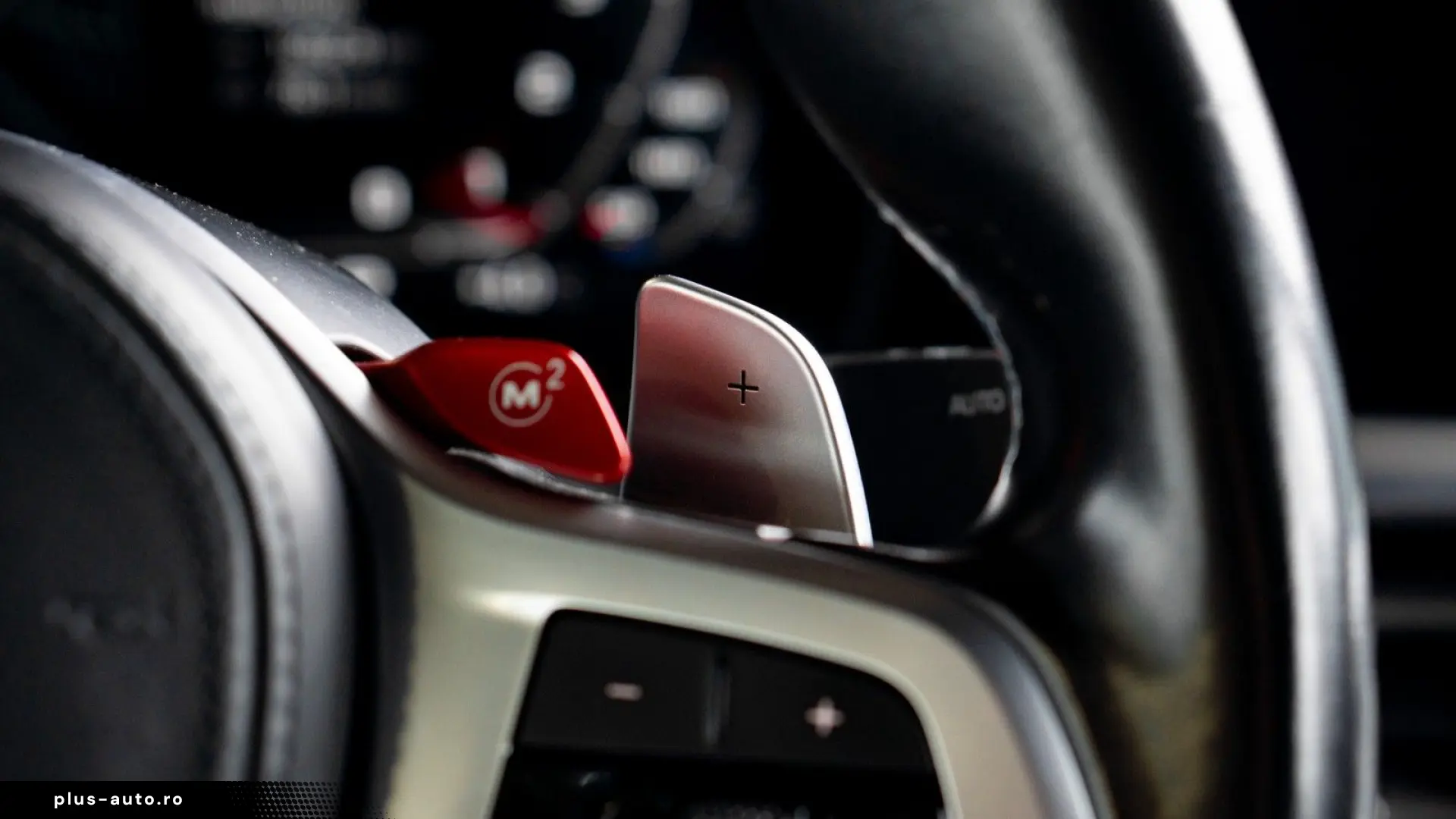 BMW M4 COMPETITION 360  H&K CARBON SPUR NAVI