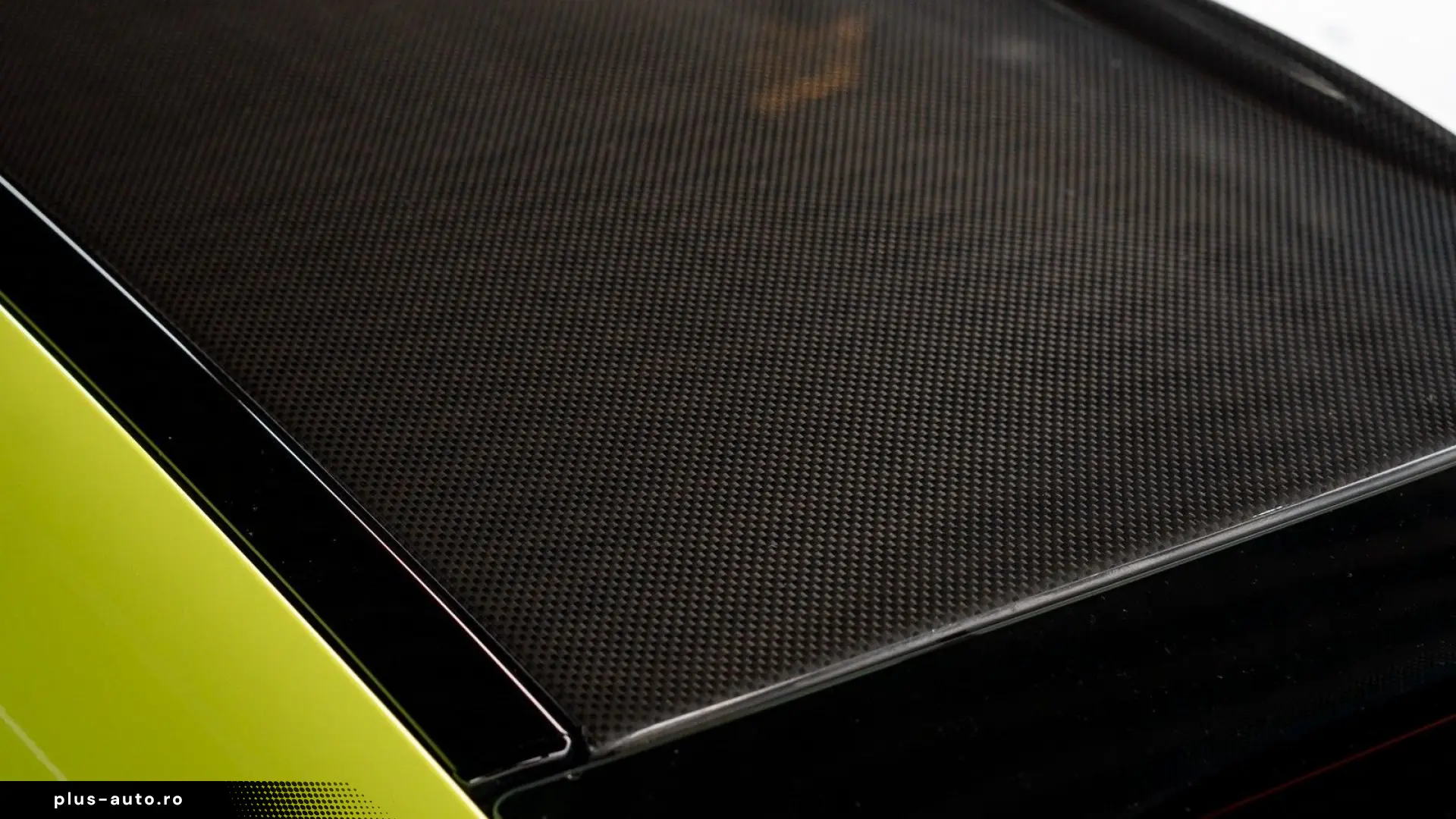 BMW M4 COMPETITION 360  H&K CARBON SPUR NAVI