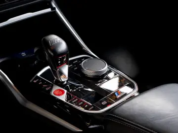 BMW M4 COMPETITION 360  H&K CARBON SPUR NAVI