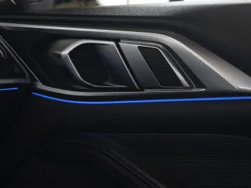 BMW M4 COMPETITION 360  H&K CARBON SPUR NAVI