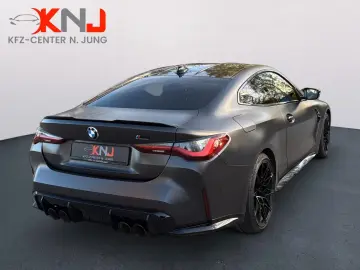 BMW M4 Coupe xDrive Competition   Premium Selection
