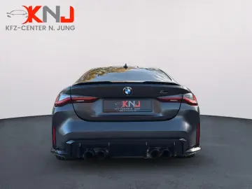 BMW M4 Coupe xDrive Competition   Premium Selection