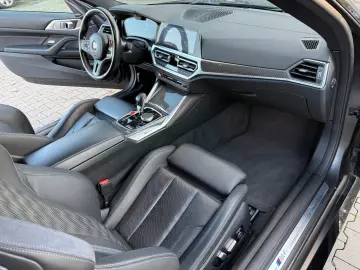 BMW M4 Coupe xDrive Competition   Premium Selection