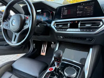 BMW M4 Coupe xDrive Competition   Premium Selection