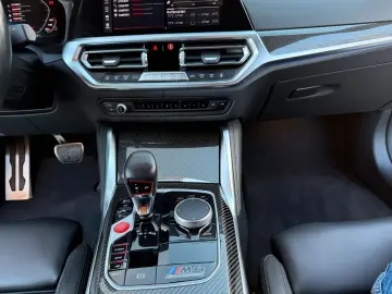 BMW M4 Coupe xDrive Competition   Premium Selection