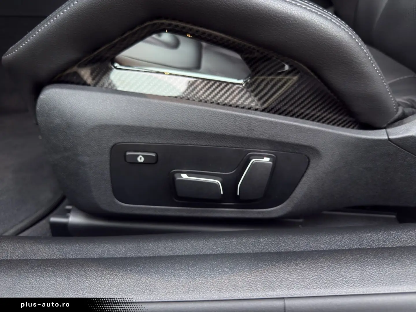 BMW M4 Competition Coupé M Carbon Schalensitze NP 12