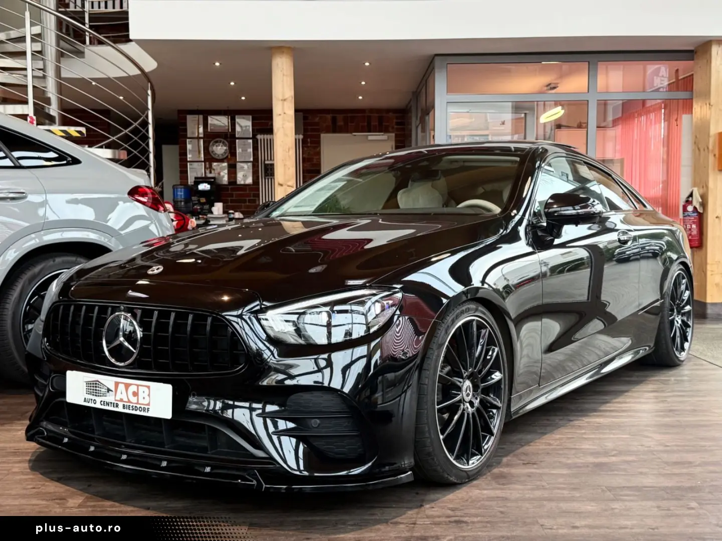 MERCEDES-BENZ E200 Coupe AMG 53 Optik Voll Designo N&hellip;