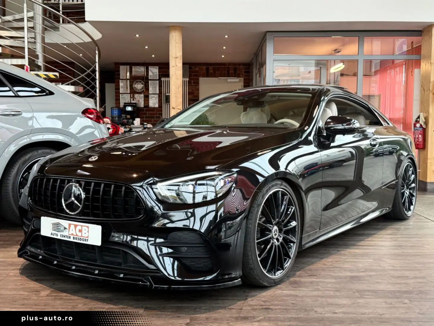 MERCEDES-BENZ E200 Coupe AMG 53 Optik Voll Designo N&hellip;