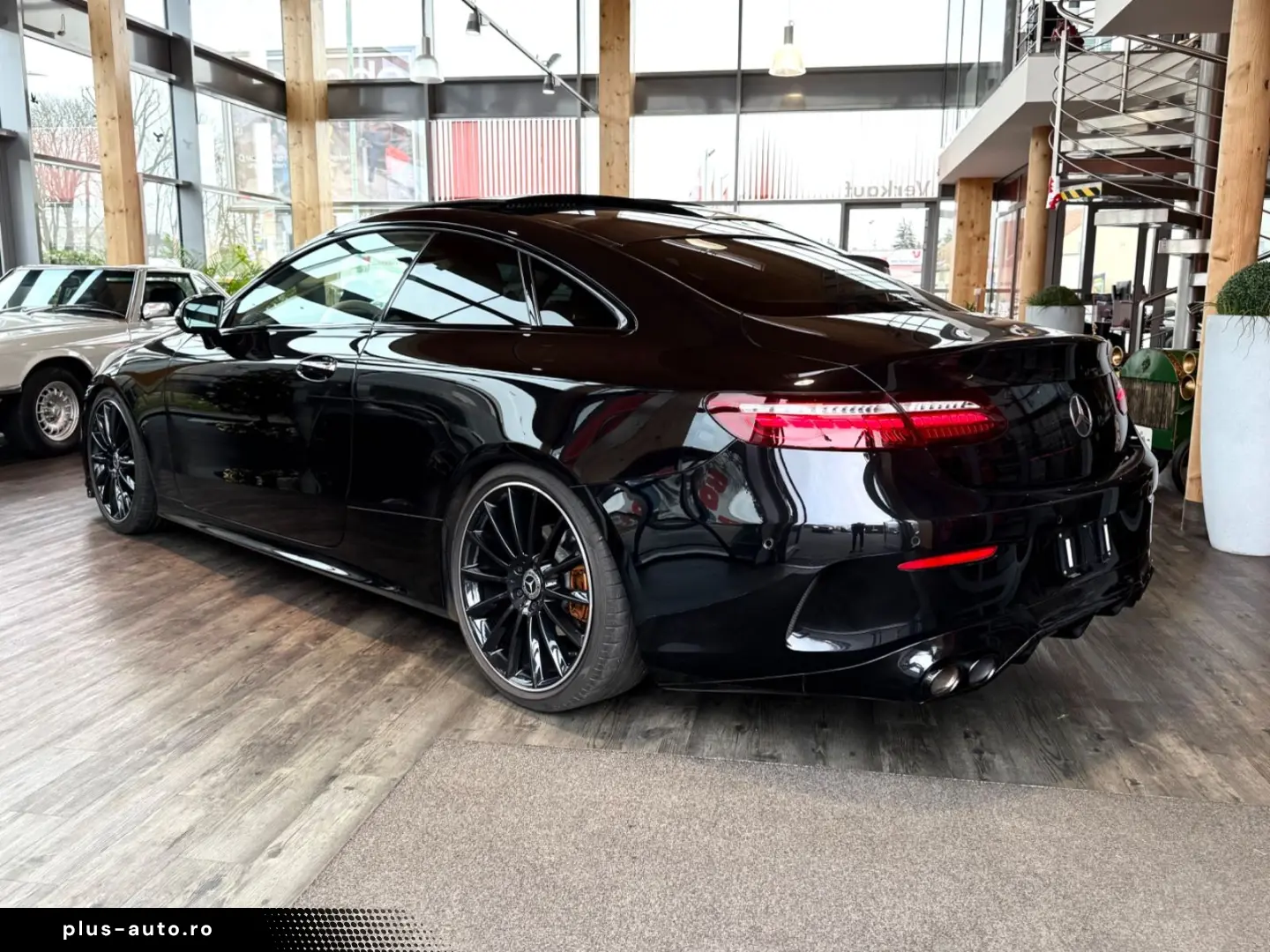 MERCEDES-BENZ E200 Coupe AMG 53 Optik Voll Designo N&hellip;