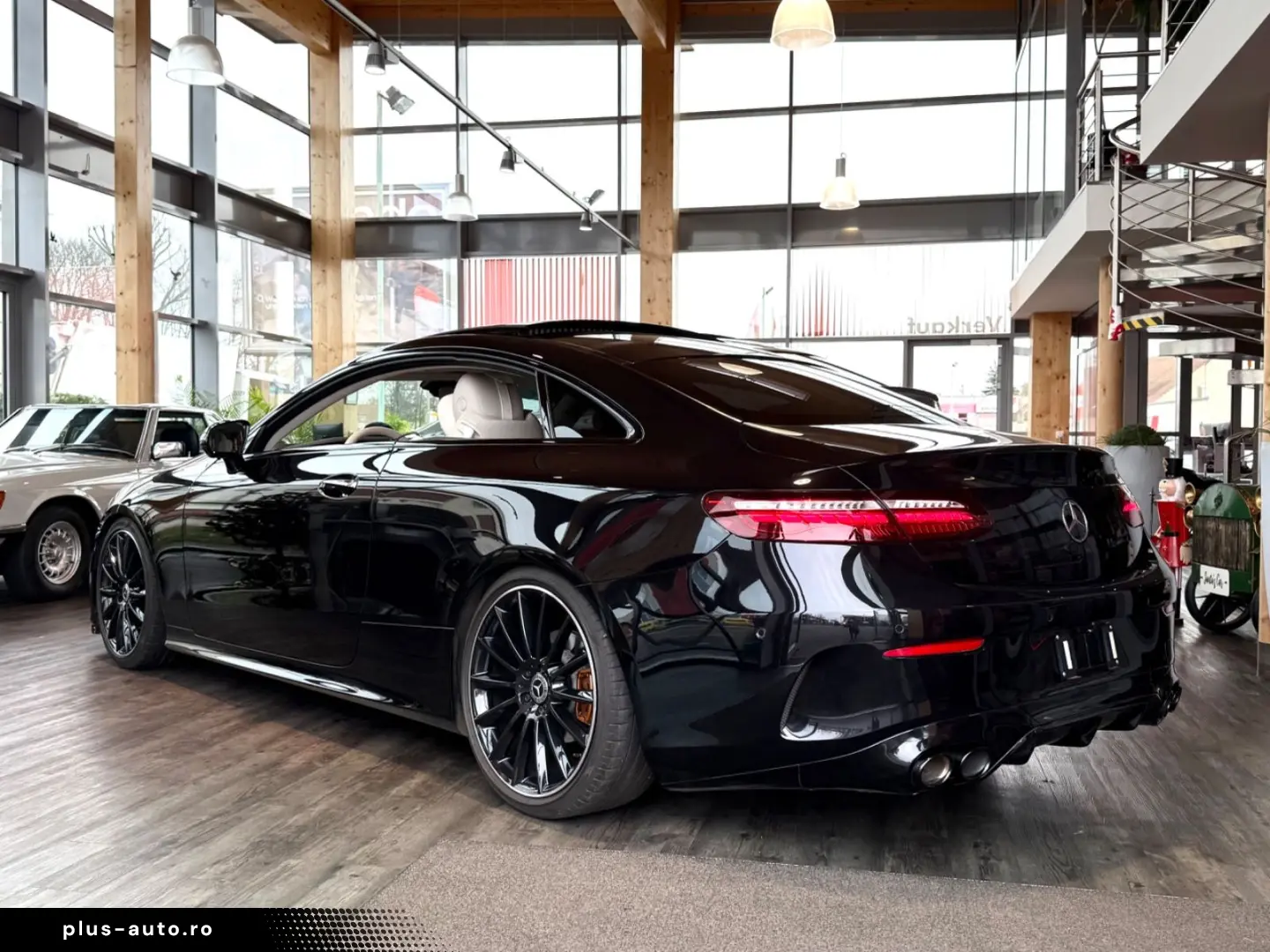 MERCEDES-BENZ E200 Coupe AMG 53 Optik Voll Designo N&hellip;