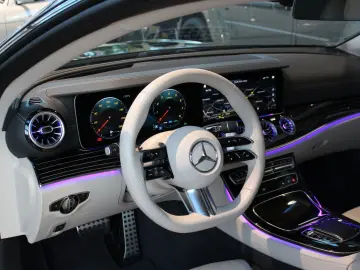 MERCEDES-BENZ E200 Coupe AMG 53 Optik Voll Designo N&hellip;