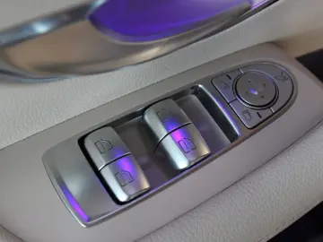 MERCEDES-BENZ E200 Coupe AMG 53 Optik Voll Designo N&hellip;