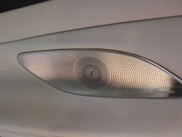 MERCEDES-BENZ E200 Coupe AMG 53 Optik Voll Designo N&hellip;