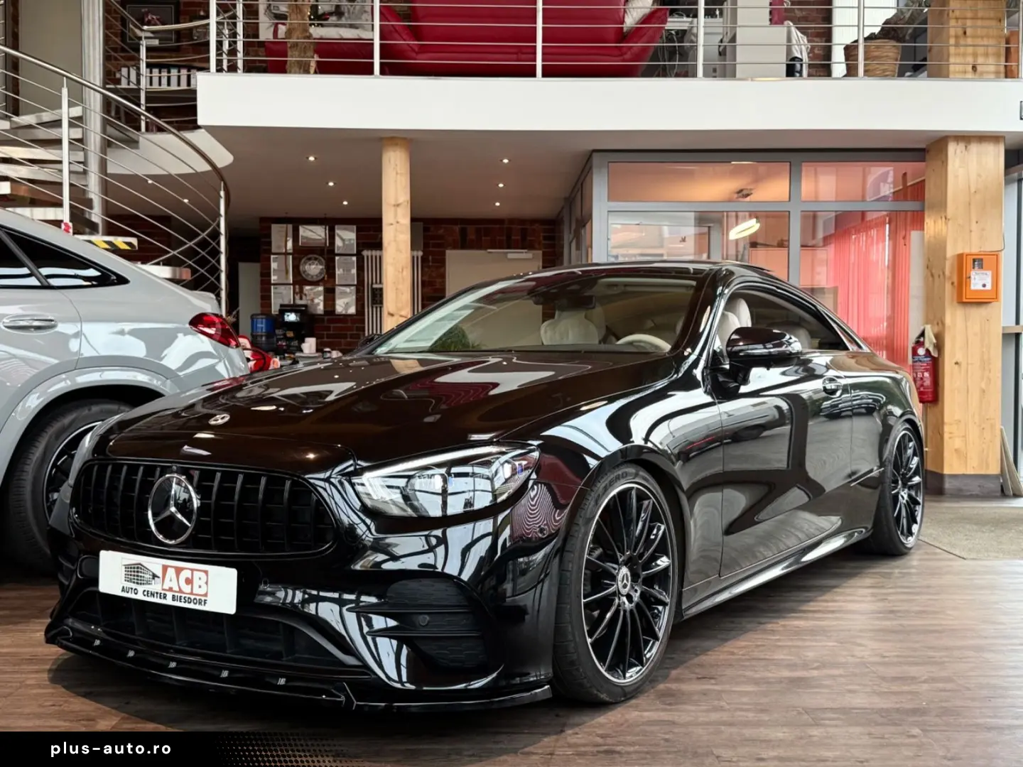 MERCEDES-BENZ E200 Coupe AMG 53 Optik Voll Designo N&hellip;