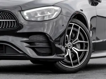 MERCEDES-BENZ E 220 d Coupé AMG NIGHT LEDER MBUX SHZ PANO