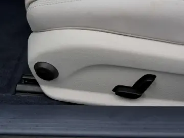 MERCEDES-BENZ E 220 d Coupé AMG NIGHT LEDER MBUX SHZ PANO