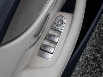 MERCEDES-BENZ E 220 d Coupé AMG NIGHT LEDER MBUX SHZ PANO