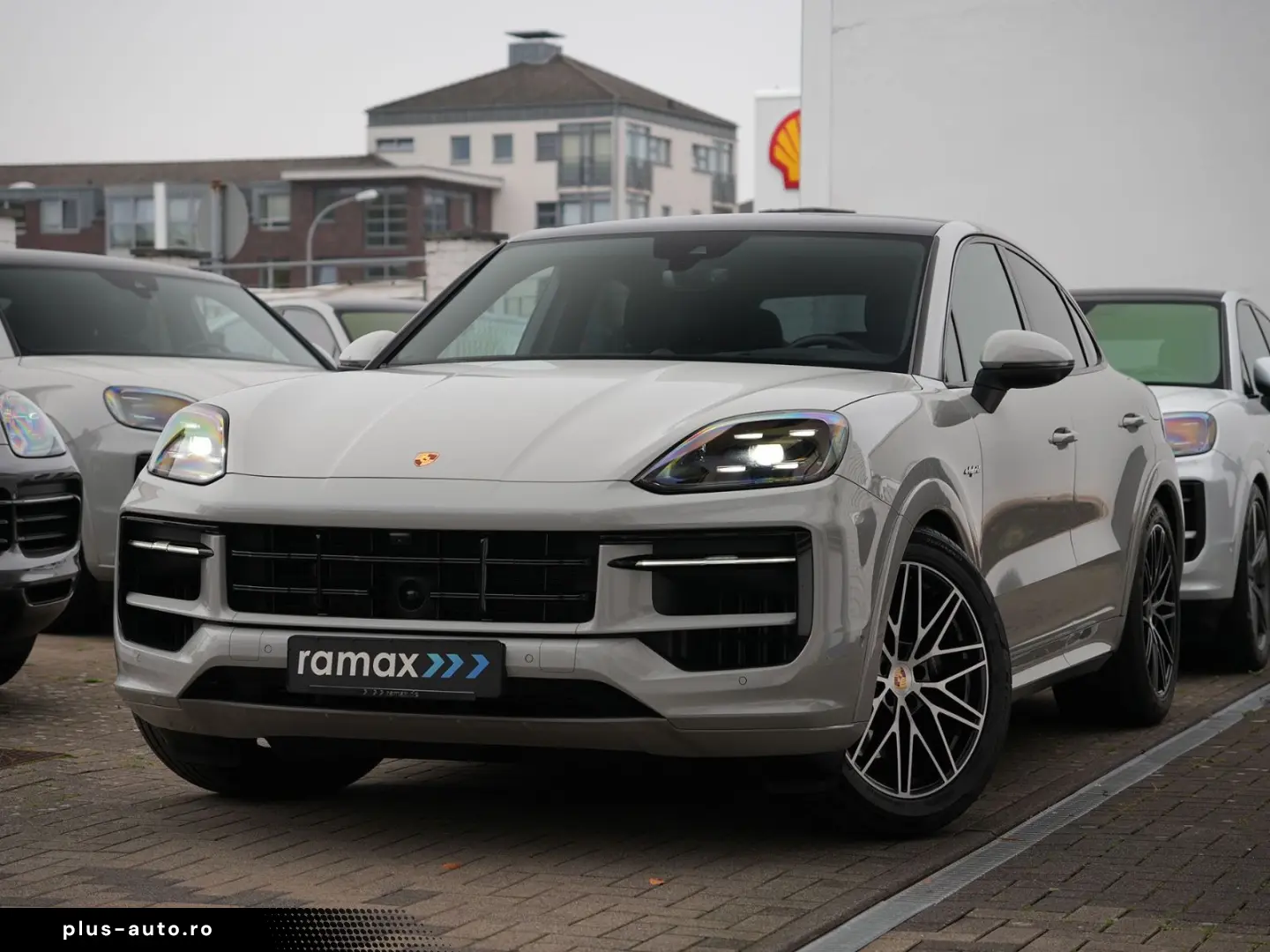 PORSCHE E-Hybrid Coupé SPORTDESIGN-PAKET-INNODRIVE-BOSE