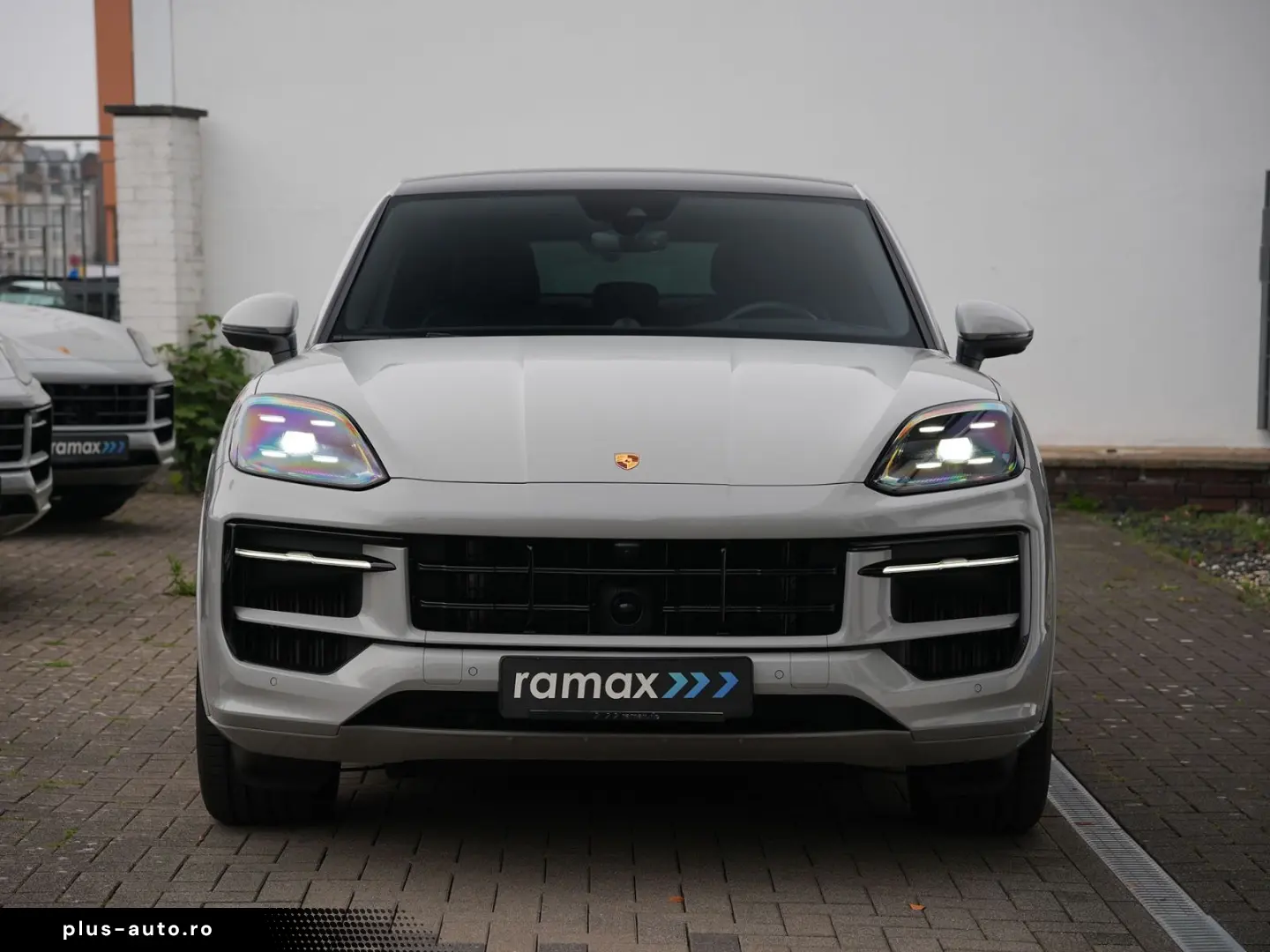 PORSCHE E-Hybrid Coupé SPORTDESIGN-PAKET-INNODRIVE-BOSE