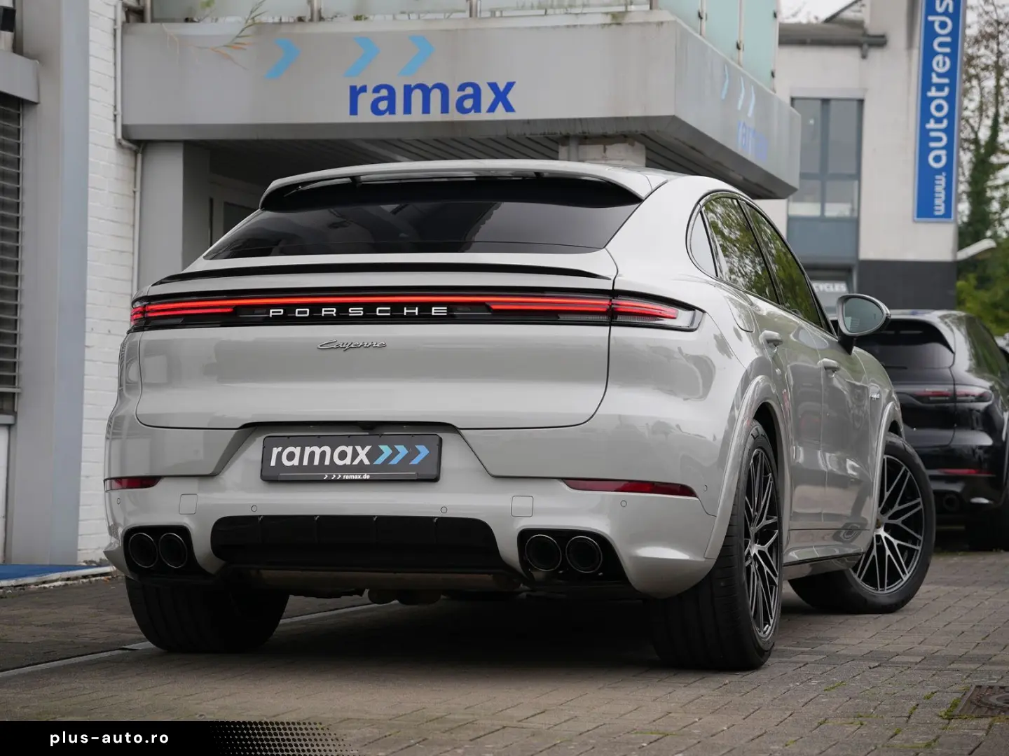 PORSCHE E-Hybrid Coupé SPORTDESIGN-PAKET-INNODRIVE-BOSE