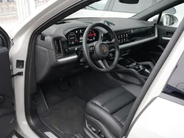 PORSCHE E-Hybrid Coupé SPORTDESIGN-PAKET-INNODRIVE-BOSE