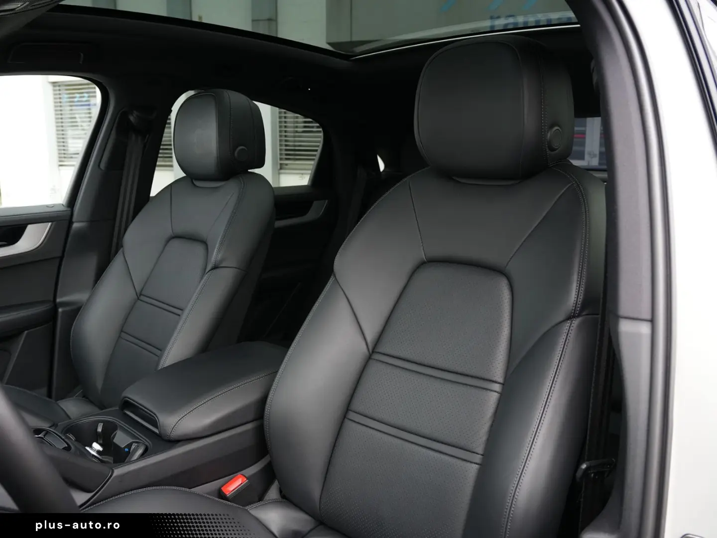 PORSCHE E-Hybrid Coupé SPORTDESIGN-PAKET-INNODRIVE-BOSE