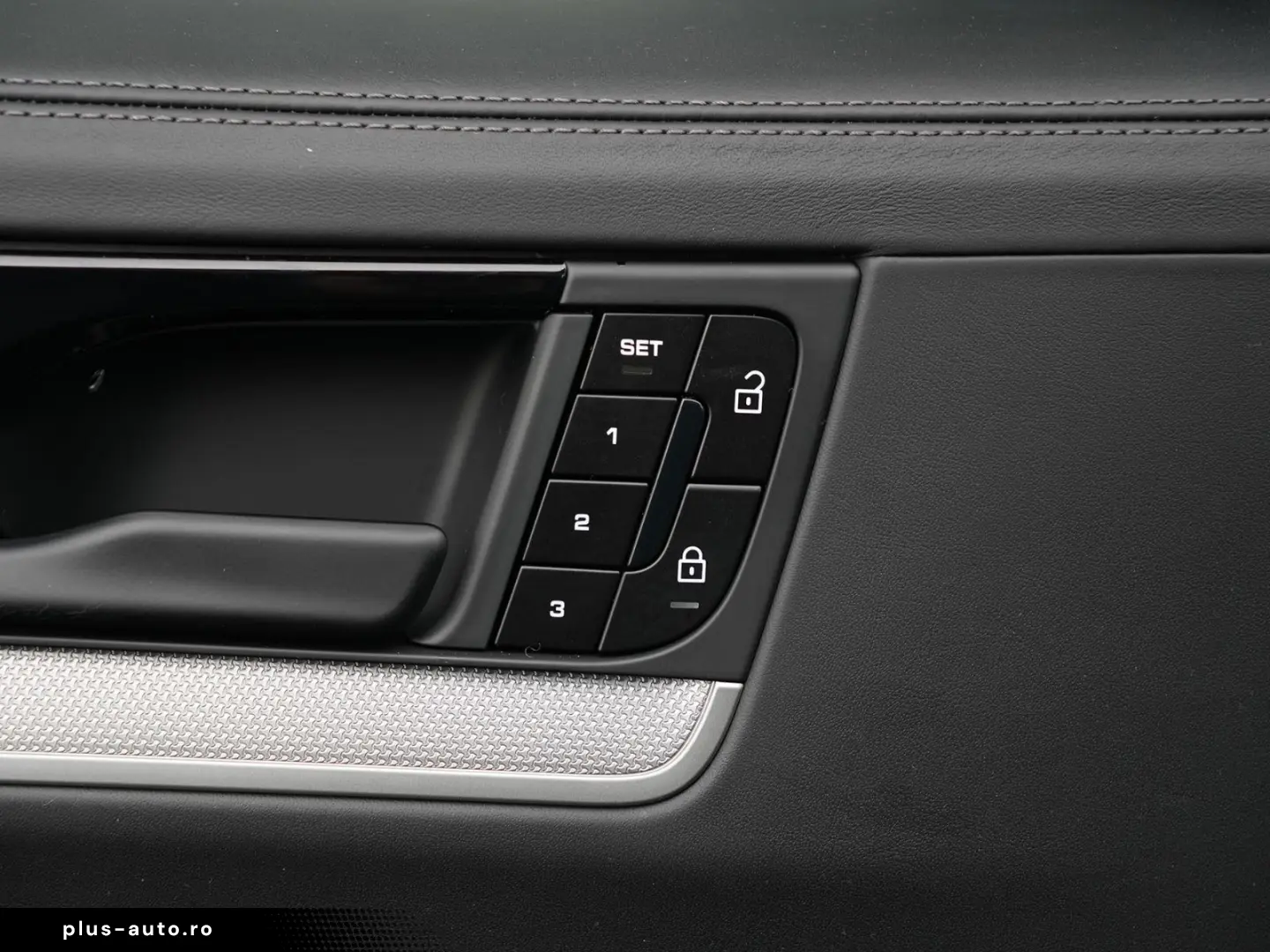 PORSCHE E-Hybrid Coupé SPORTDESIGN-PAKET-INNODRIVE-BOSE