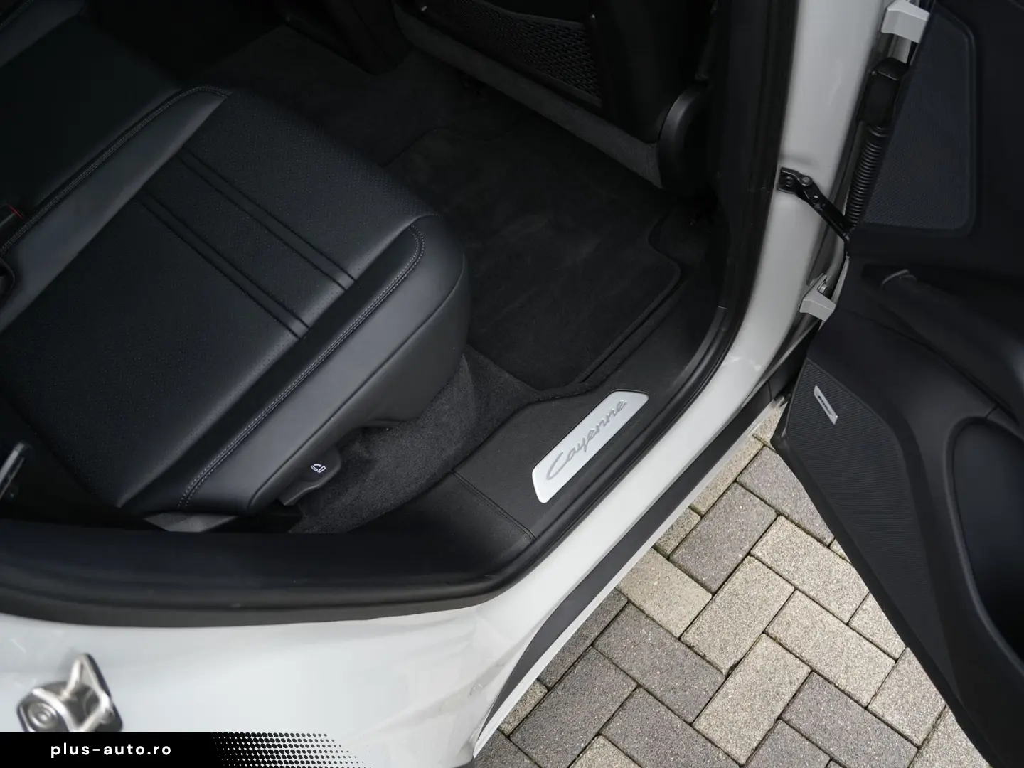 PORSCHE E-Hybrid Coupé SPORTDESIGN-PAKET-INNODRIVE-BOSE