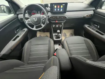 Dacia Sandero Stepway Comfort TCe 90 CP