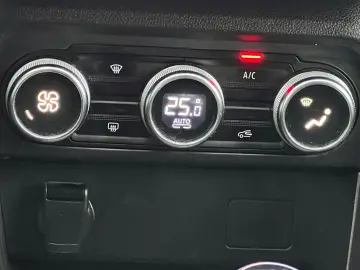 Dacia Sandero Stepway Comfort TCe 90 CP