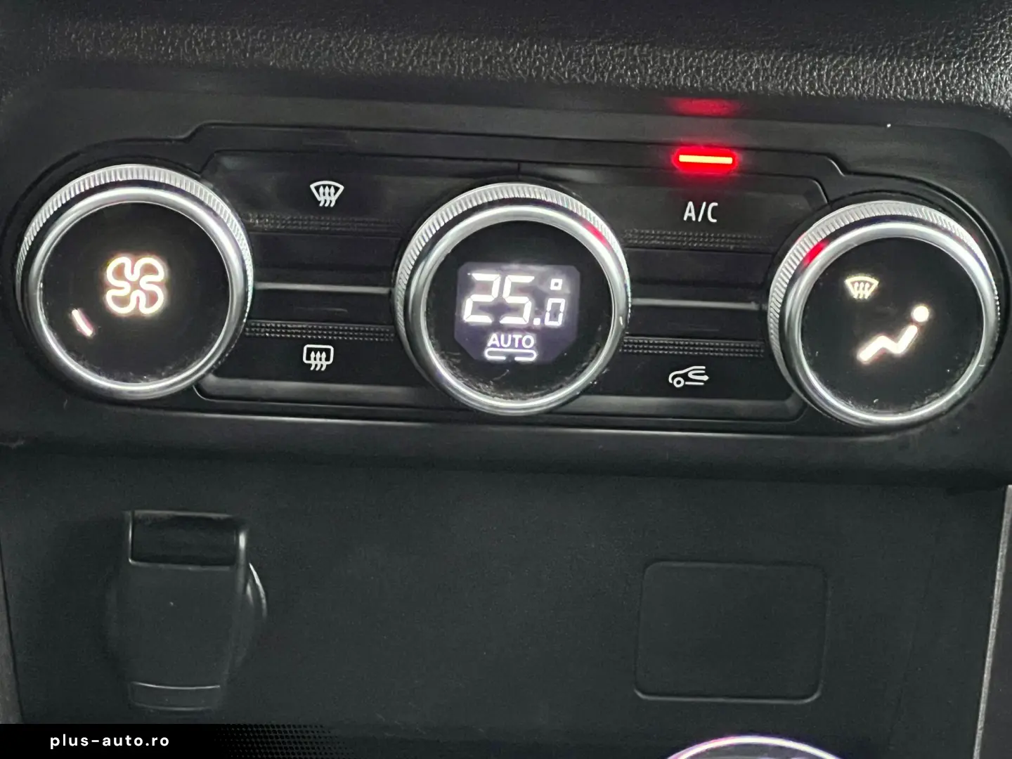 Dacia Sandero Stepway Comfort TCe 90 CP