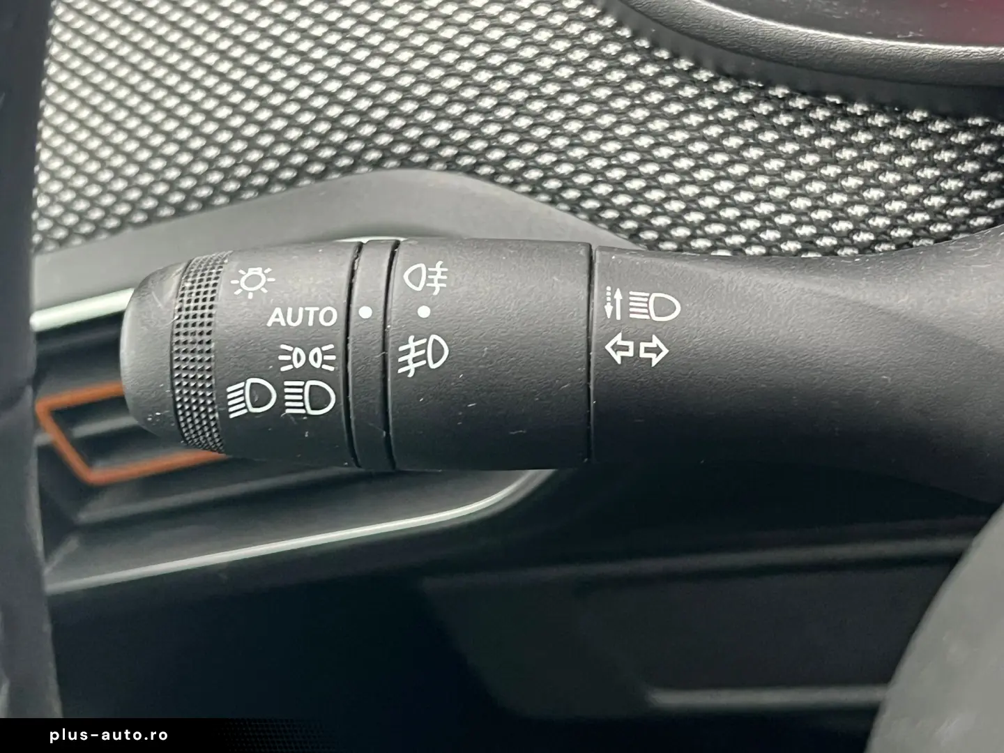 Dacia Sandero Stepway Comfort TCe 90 CP