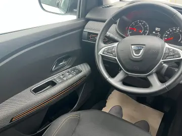 Dacia Sandero Stepway Comfort TCe 90 CP