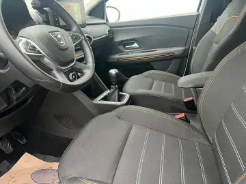 Dacia Sandero Stepway Comfort TCe 90 CP