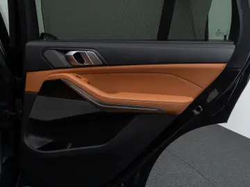 BMW X5 xD45e M Sport Panorama Laser Kamera Harman Kardon