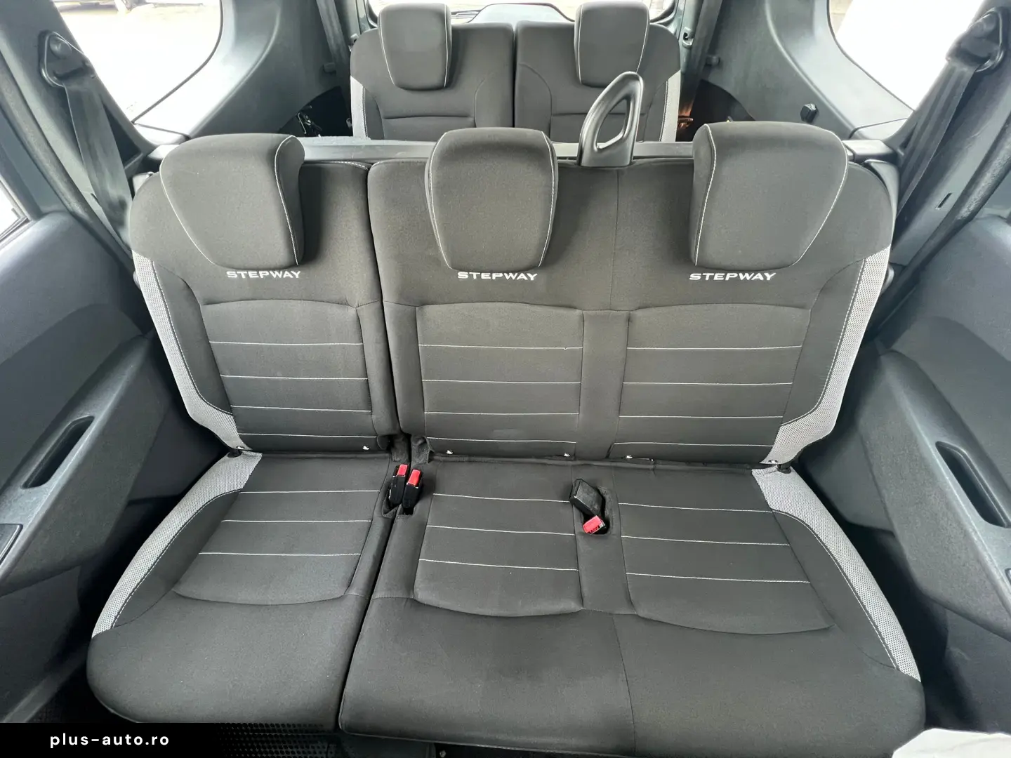 Dacia Lodgy Stepway 1.5 dCi 90 CP 7L