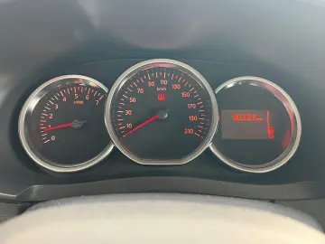 Dacia Lodgy Stepway 1.5 dCi 90 CP 7L