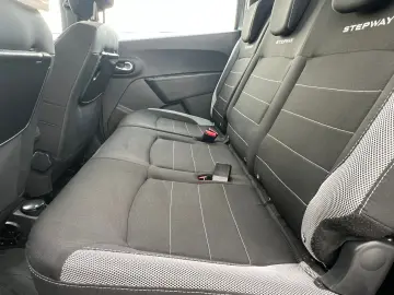 Dacia Lodgy Stepway 1.5 dCi 90 CP 7L