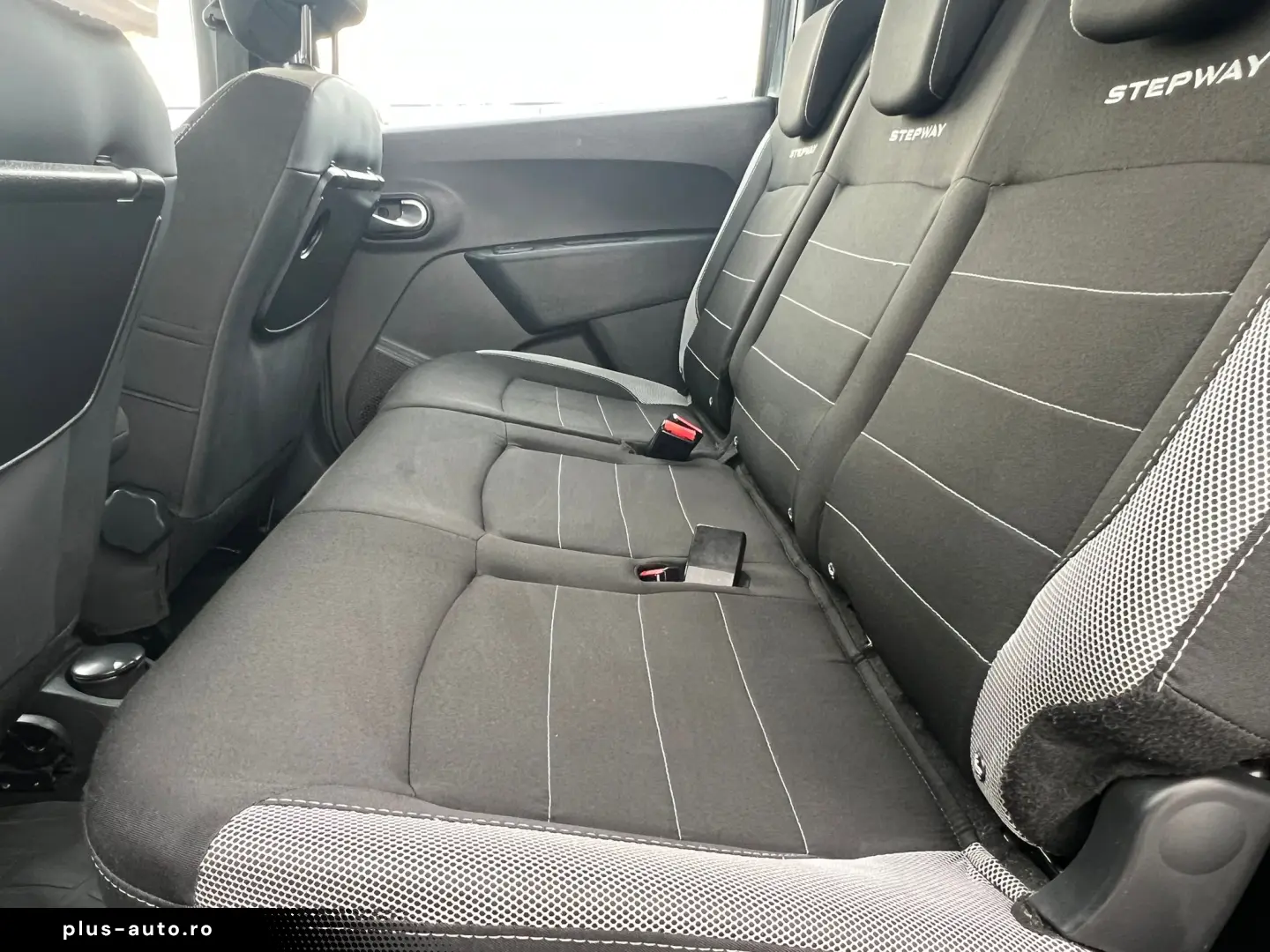 Dacia Lodgy Stepway 1.5 dCi 90 CP 7L