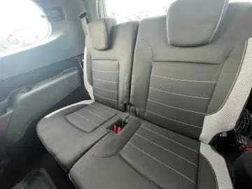 Dacia Lodgy Stepway 1.5 dCi 90 CP 7L