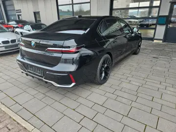 BMW 740 d xDrive MSport Cinema Loung B&W np 163.000