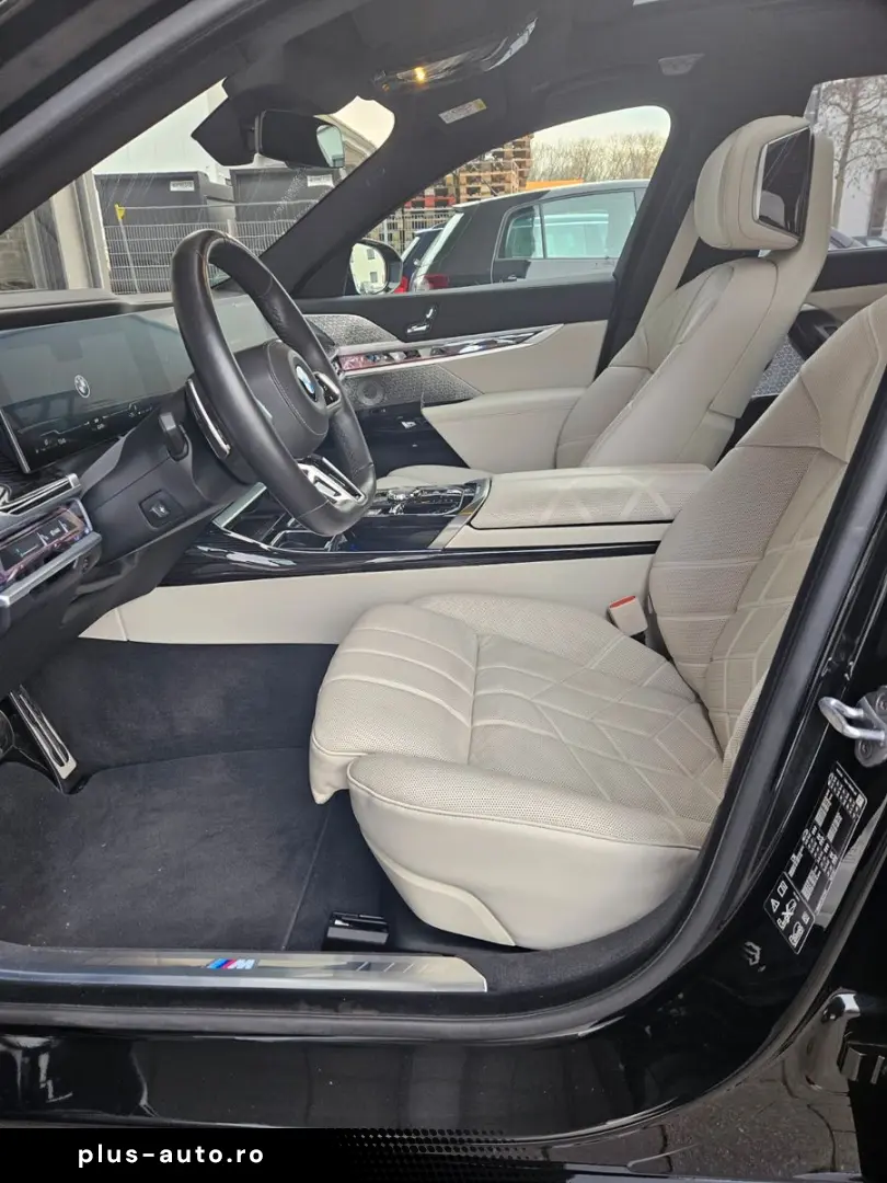 BMW 740 d xDrive MSport Cinema Loung B&W np 163.000