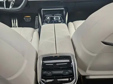 BMW 740 d xDrive MSport Cinema Loung B&W np 163.000