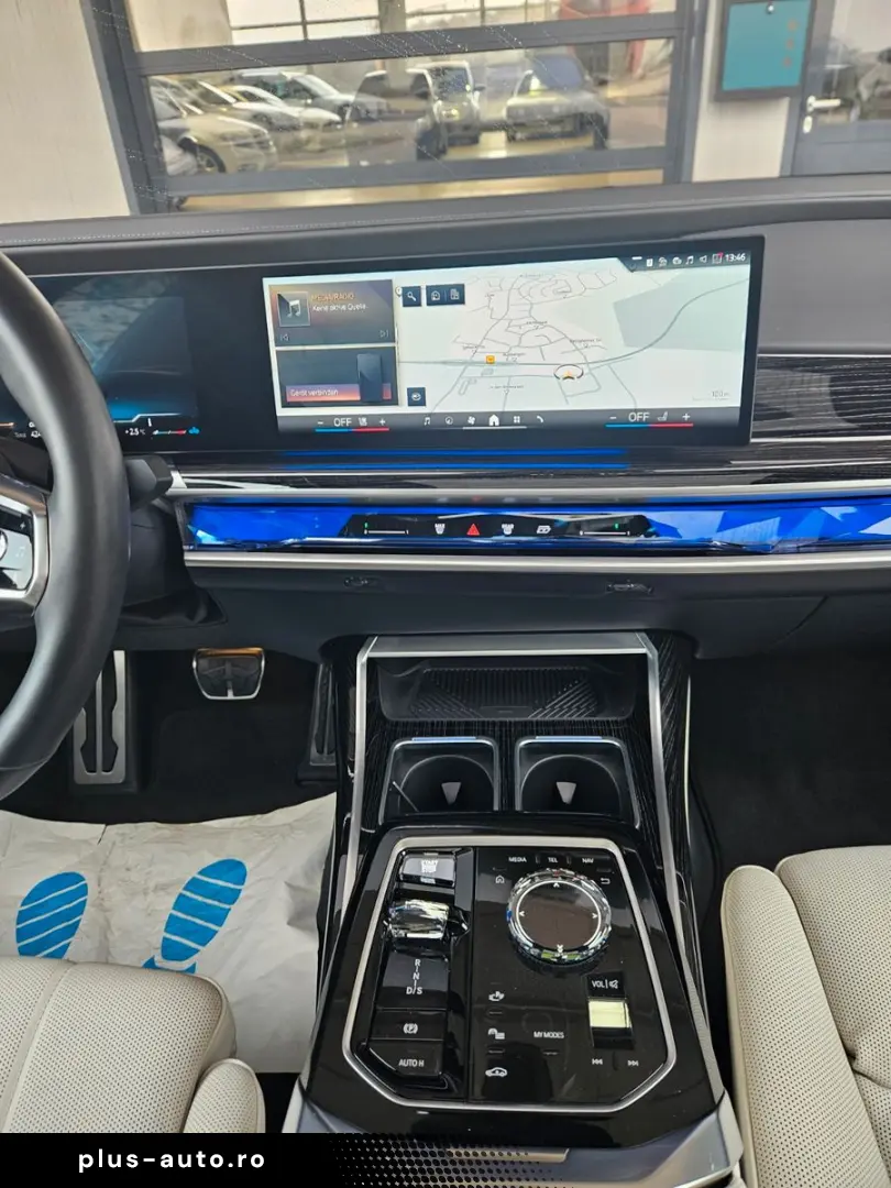 BMW 740 d xDrive MSport Cinema Loung B&W np 163.000