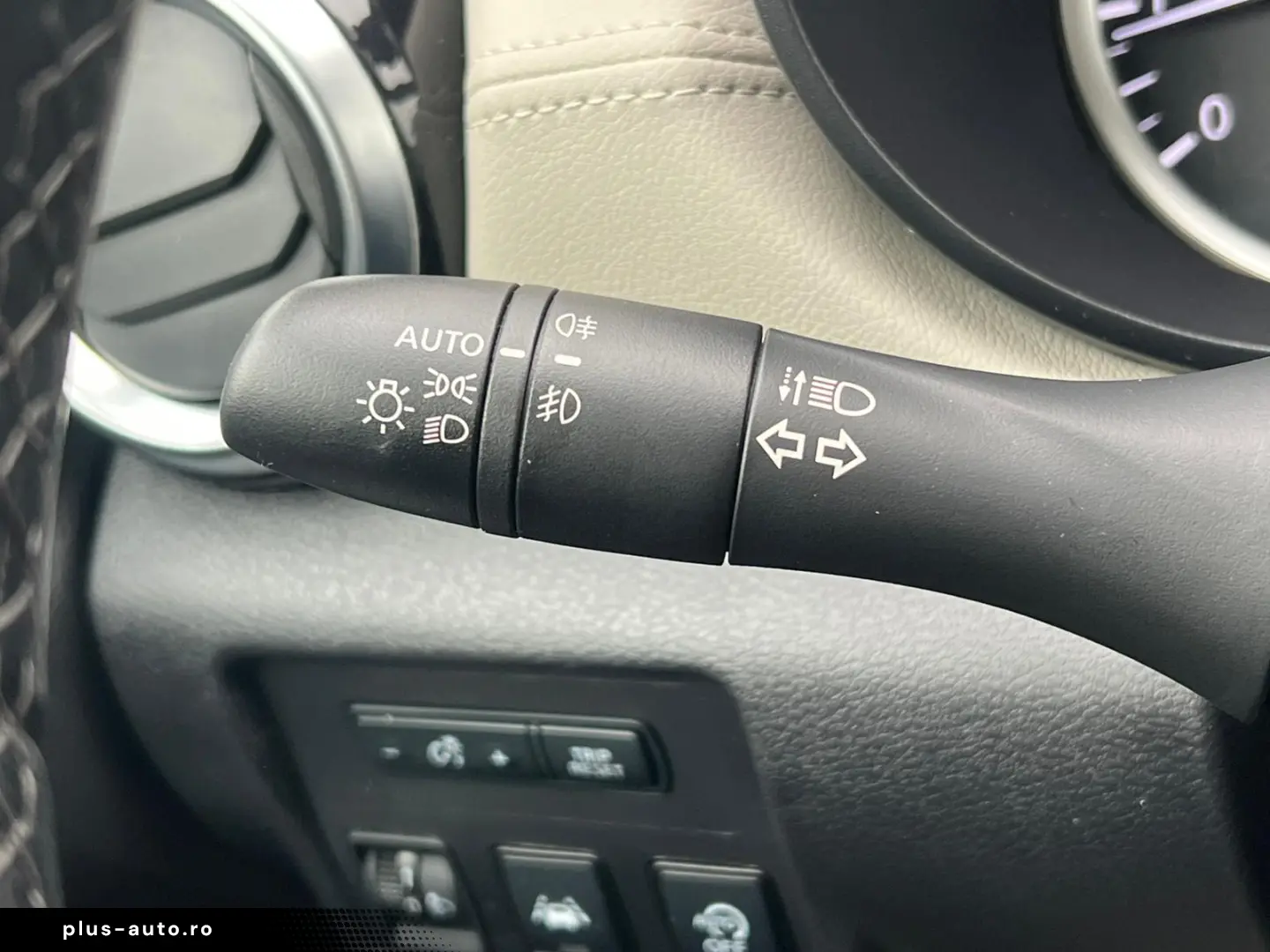 Nissan Micra N-DESIGN 1.0L IG-T 92 CP Xtronic CVT