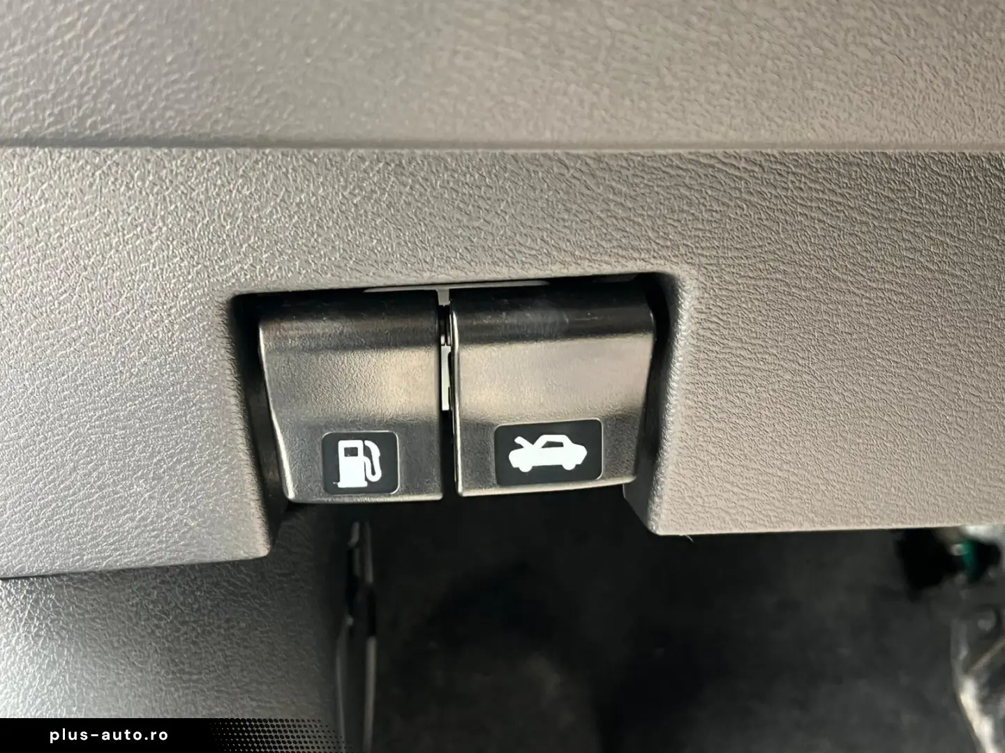 Nissan Micra N-DESIGN 1.0L IG-T 92 CP Xtronic CVT